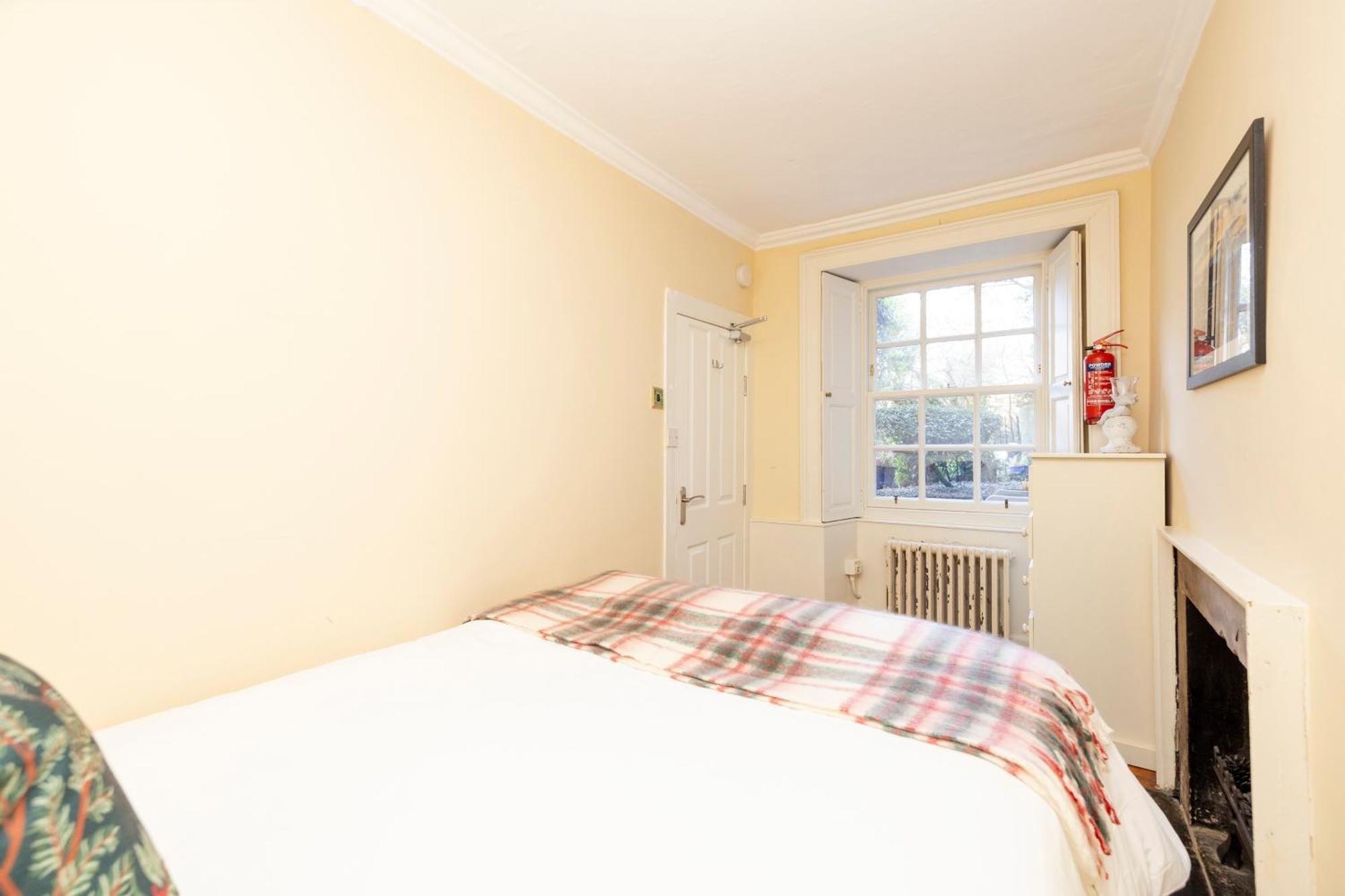 Joivy Beautiful Apartment, Private Garden, Calton Hill Edinburgh Bagian luar foto