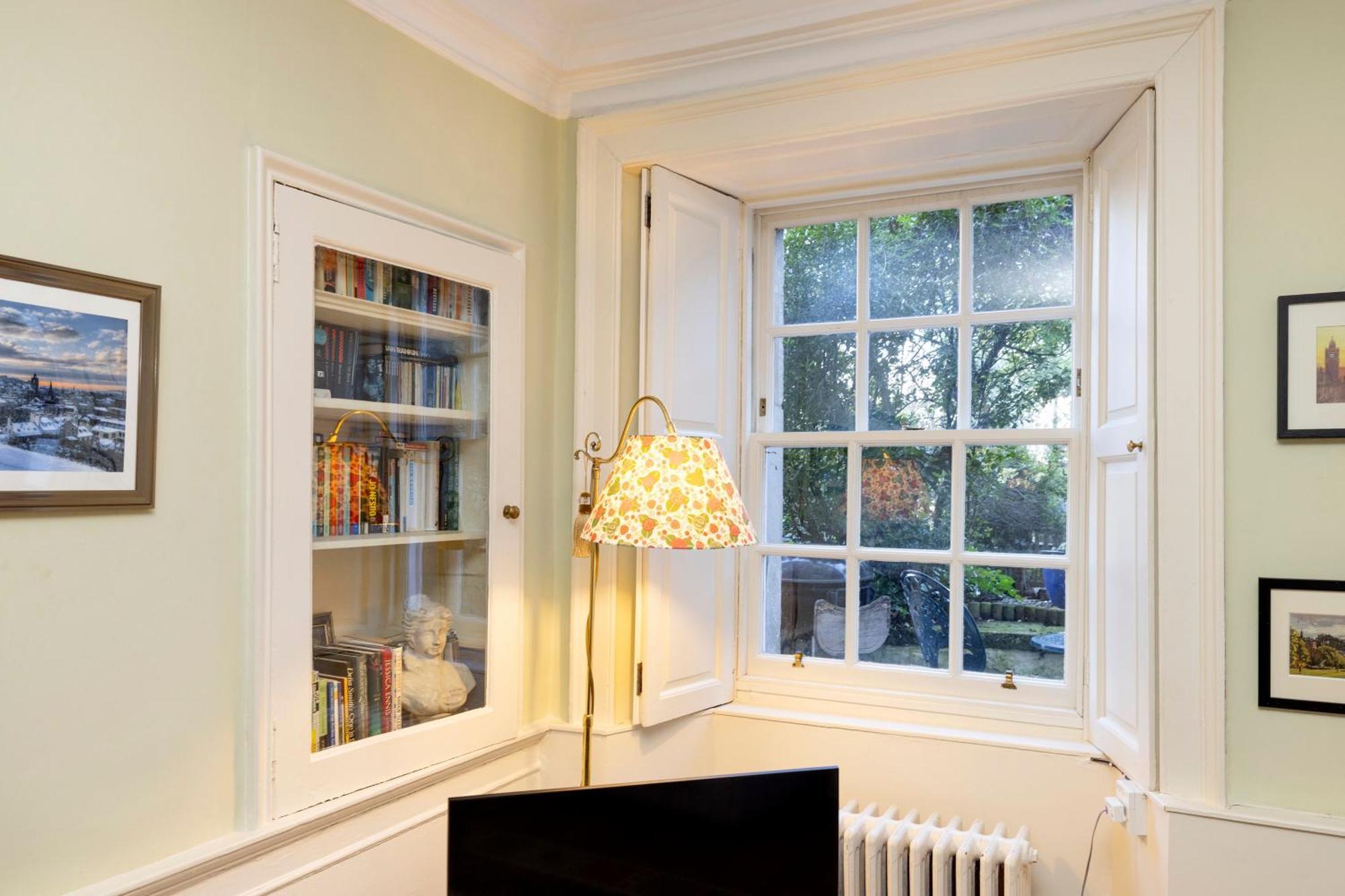 Joivy Beautiful Apartment, Private Garden, Calton Hill Edinburgh Bagian luar foto