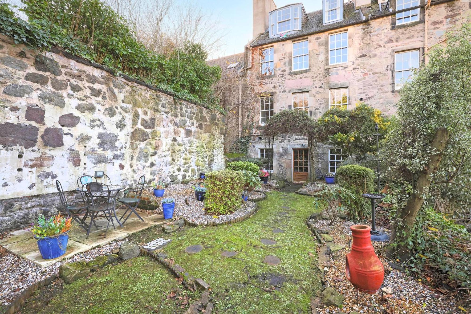 Joivy Beautiful Apartment, Private Garden, Calton Hill Edinburgh Bagian luar foto