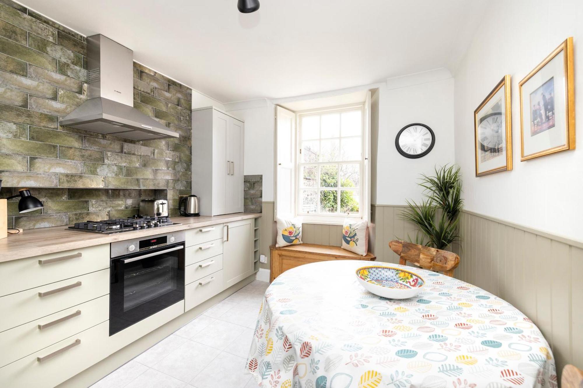 Joivy Beautiful Apartment, Private Garden, Calton Hill Edinburgh Bagian luar foto